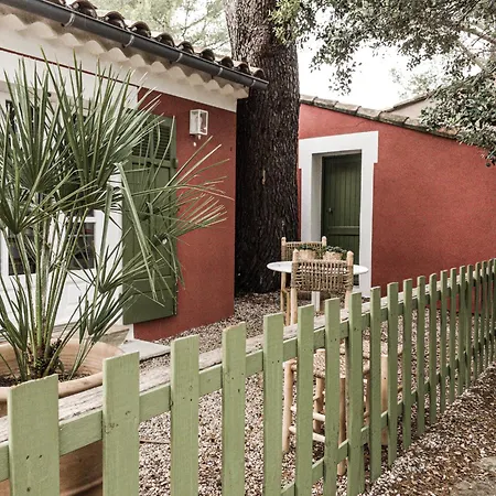 Le Cigalon Bed & Breakfast *